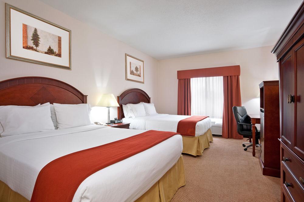 Holiday Inn Express & Suites Detroit - Farmington Hills By Ihg Northville Exterior foto