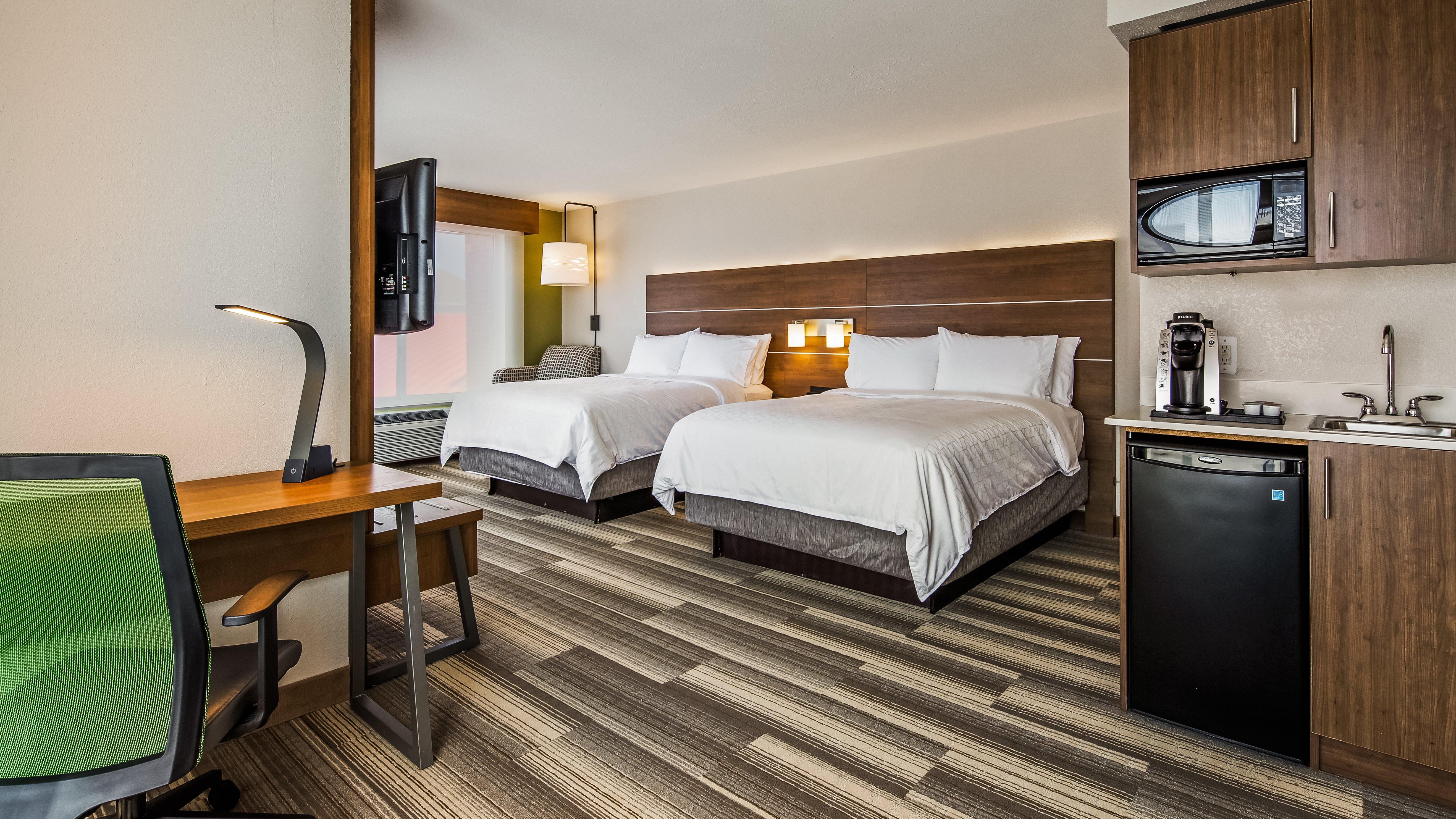 Holiday Inn Express & Suites Detroit - Farmington Hills By Ihg Northville Exterior foto