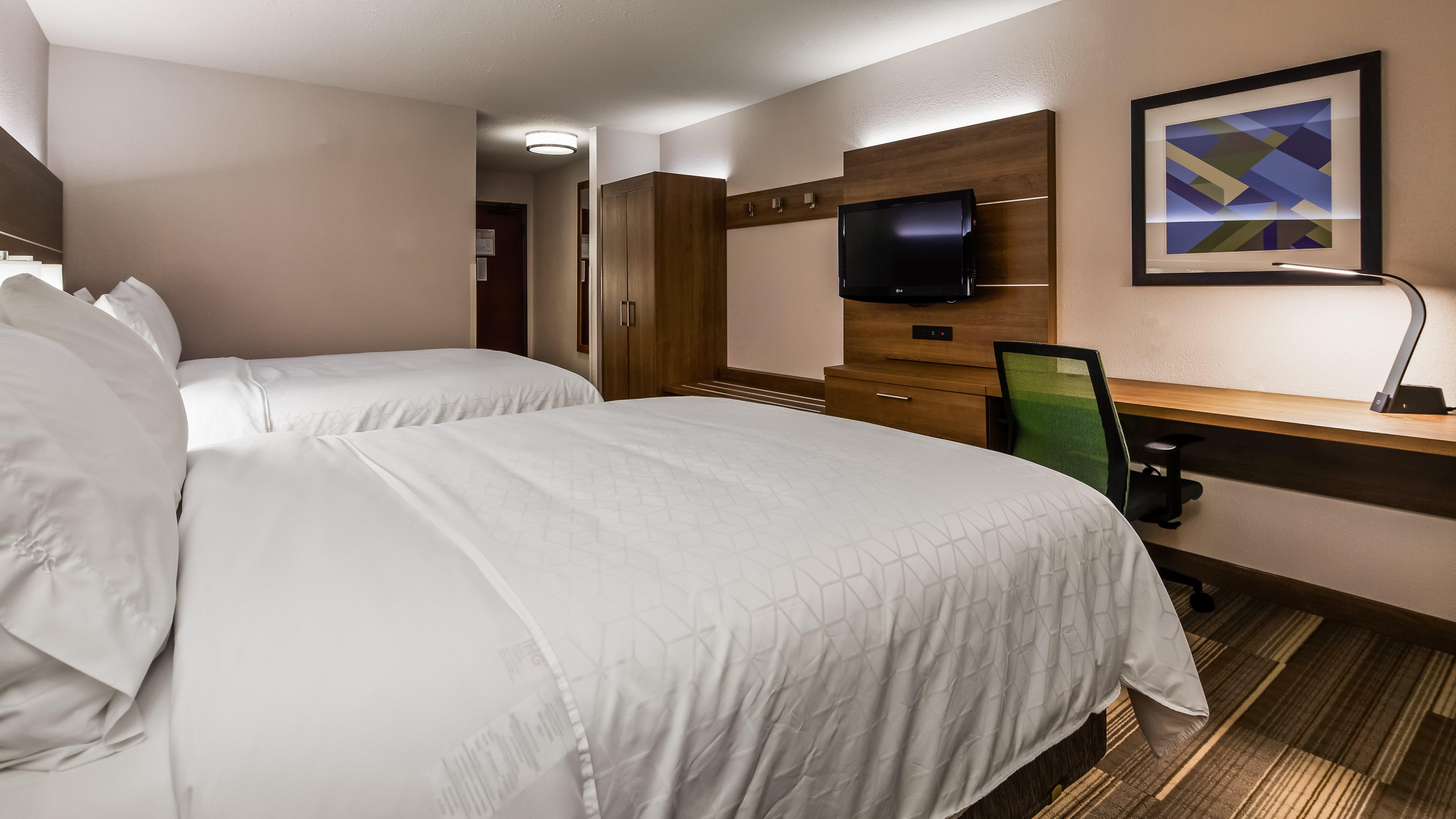 Holiday Inn Express & Suites Detroit - Farmington Hills By Ihg Northville Exterior foto